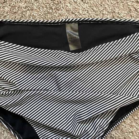 Women’s two piece bathing suit - Picture 2 of 4